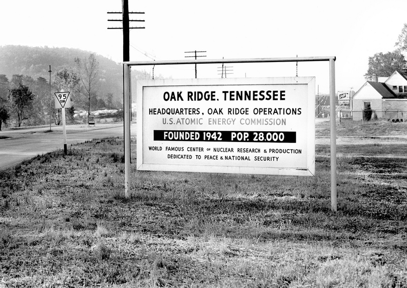 Illustration for article titled Extraordinary Photos of Everyday Life in Oak Ridge, the Secret City